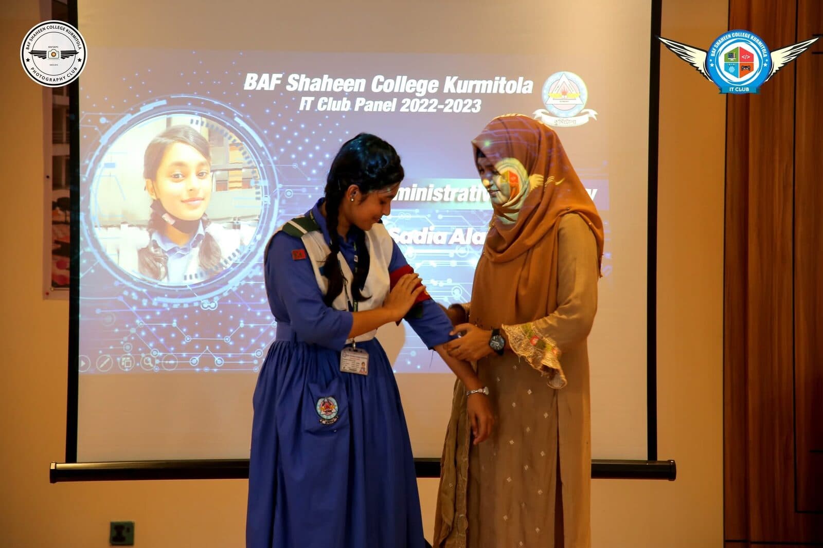 Panel handover and badge ceremony